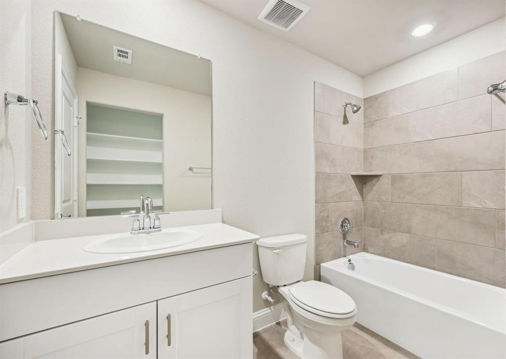 McKinney, Texas 75071, United States, 4 Bedrooms Bedrooms, ,3 BathroomsBathrooms,Residential,Active,164116