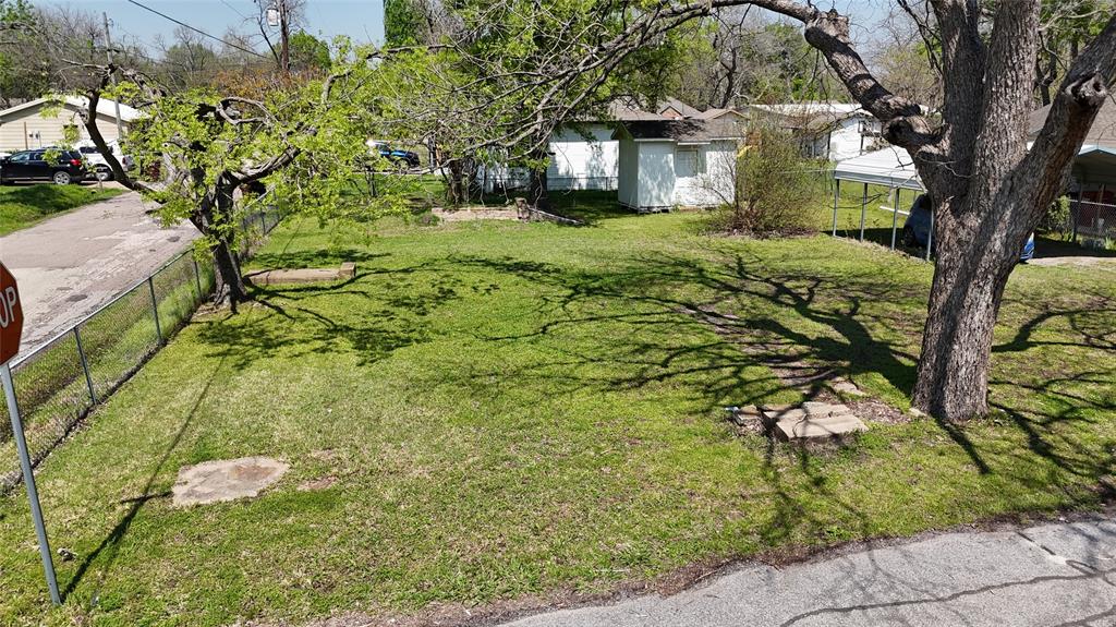 1000 Pecan Street