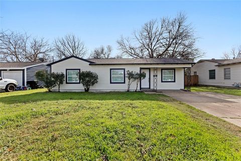 2502 Helmet Street Irving TX 75060