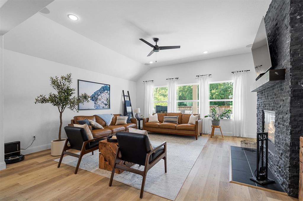 Woodridge Estates Ph - Residential