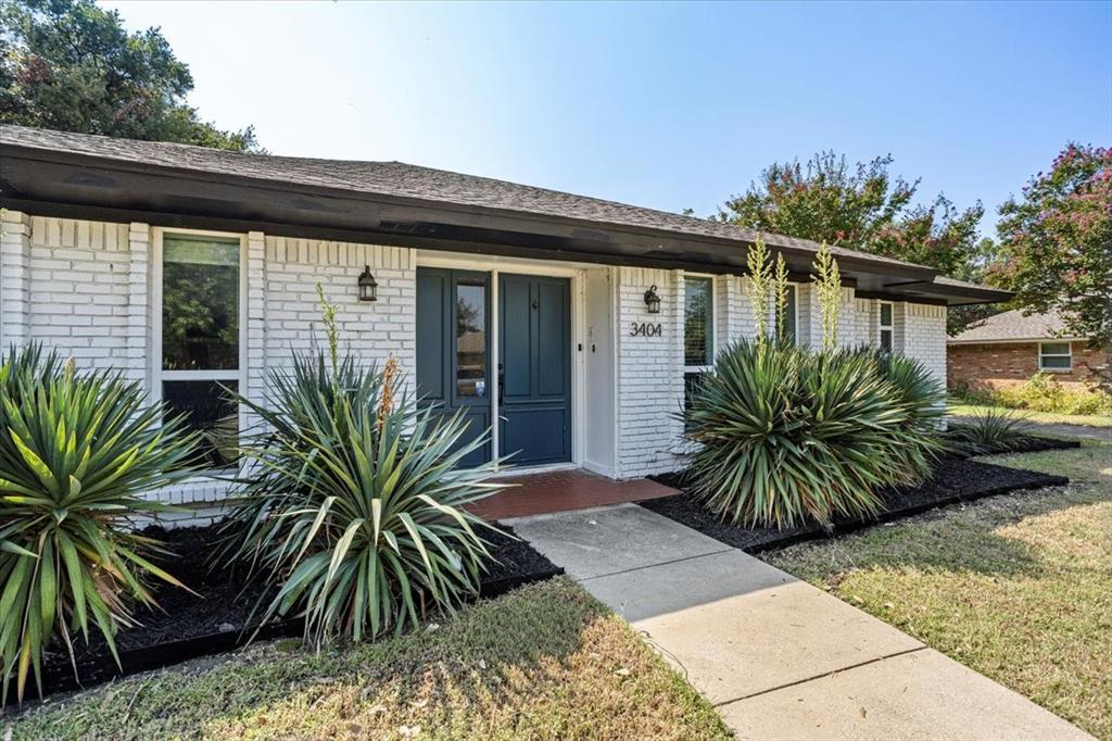 3404 Peachtree Lane