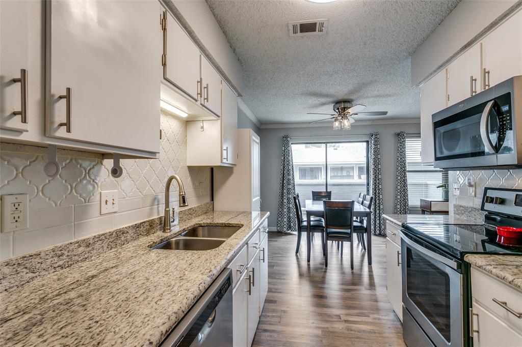 Cedar Ridge At Hurst Twnhms - Residential