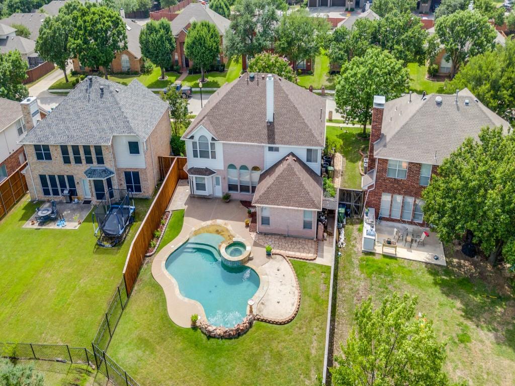 2825 Bluffview Drive