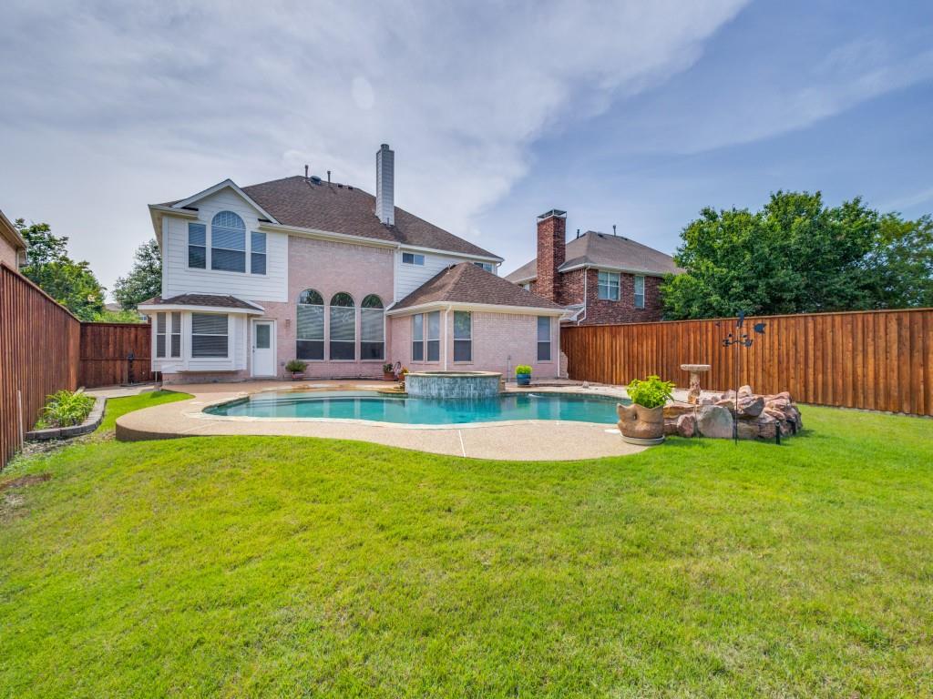 2825 Bluffview Drive