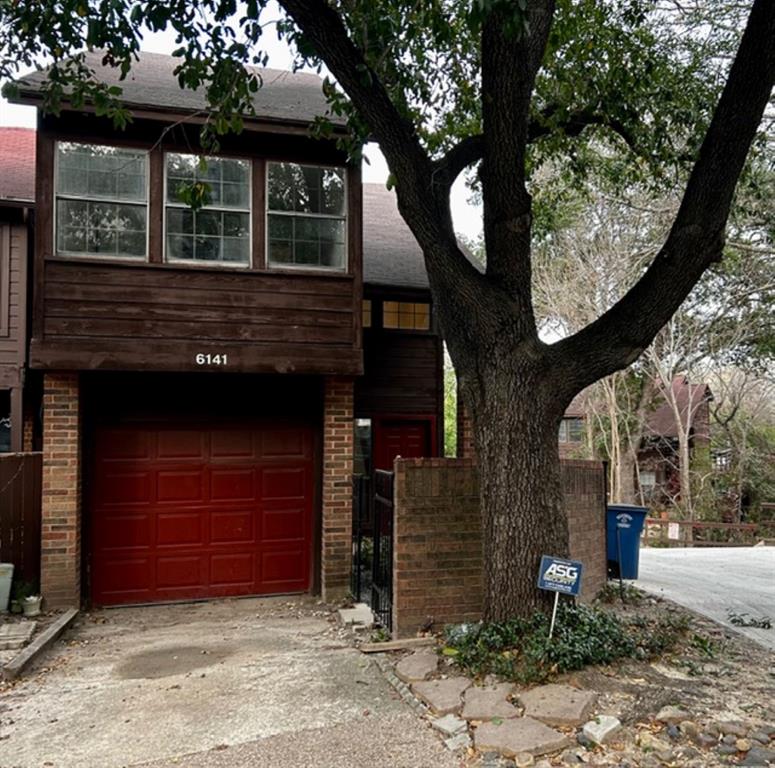 Big Thicket Twnhms - Residential