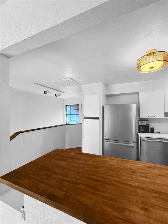 Big Thicket Twnhms - Residential