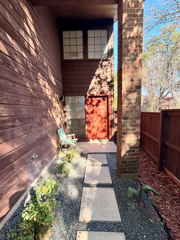 Big Thicket Twnhms - Residential