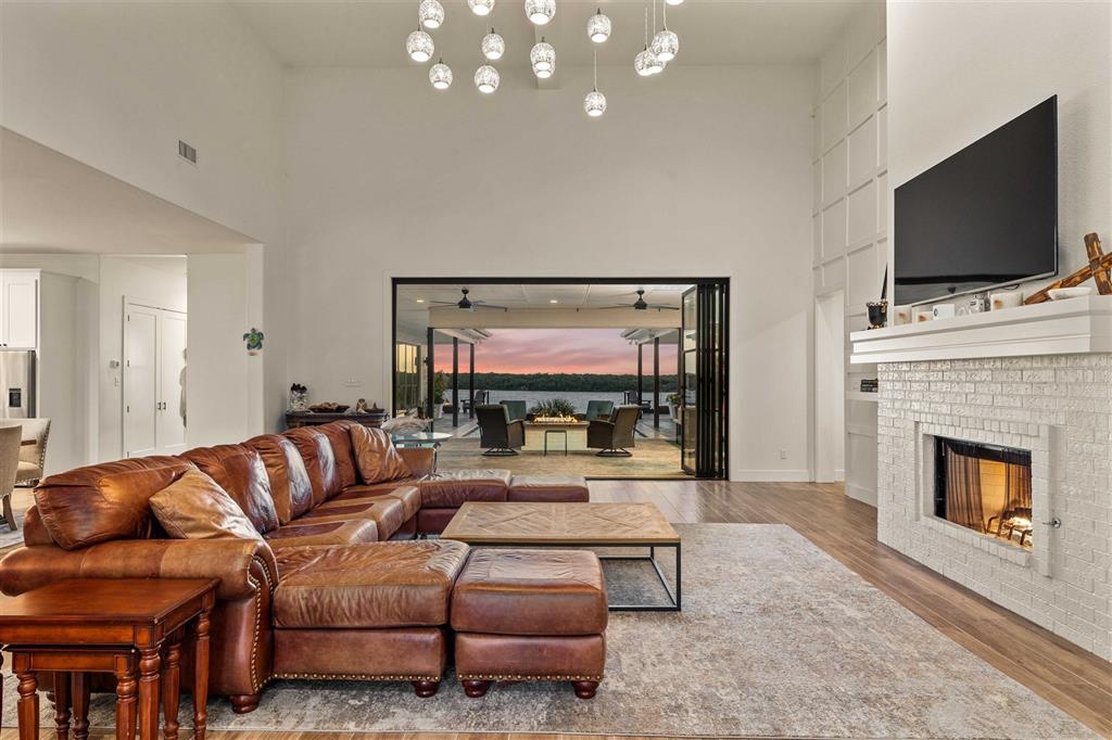 582 Oak Point Drive