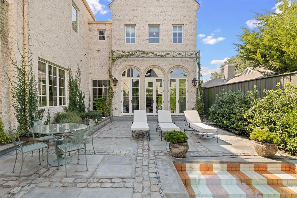 Lovers Lane Heights - Residential