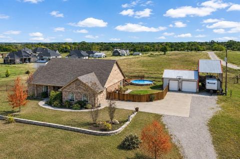 Photo of 737 County Road 4699, Boyd, TX 76023 (MLS # 21283671)