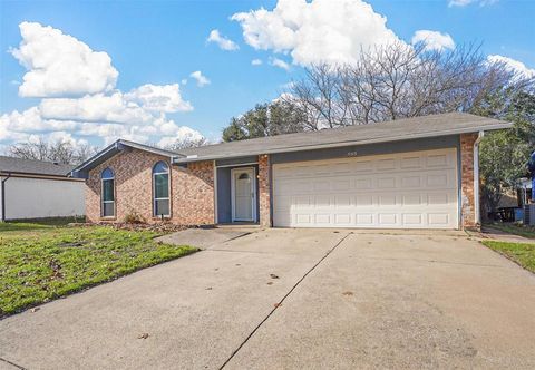 A home in Lake Dallas