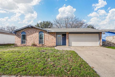 A home in Lake Dallas