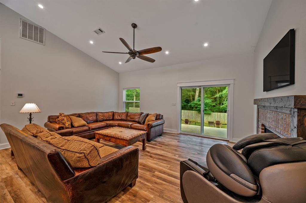 27 Circle Drive
