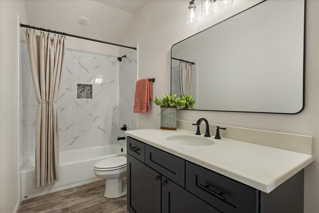 Orig Town Of Lone Oak - Residential