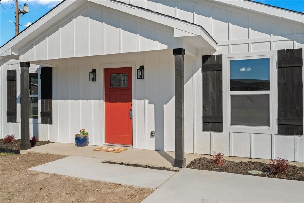 Photo of 200 Gladys Street, Lone Oak, TX 75453 (MLS # 21194037)