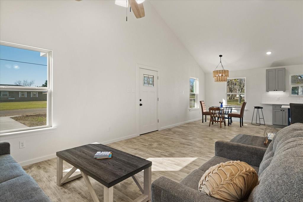 Orig Town Of Lone Oak - Residential