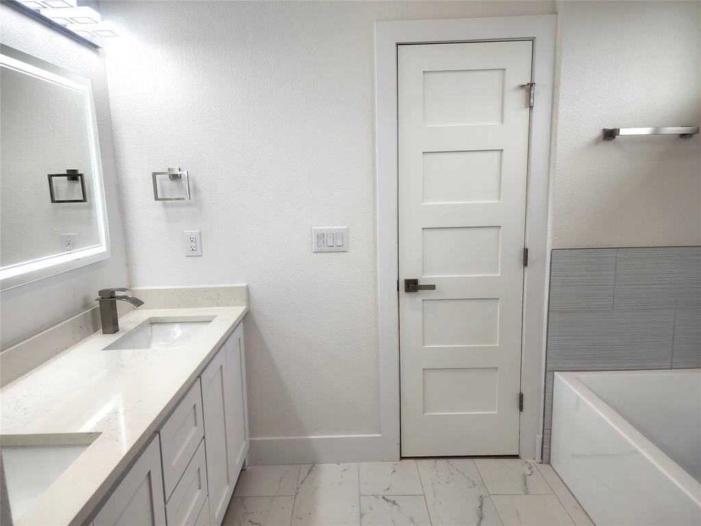 Lake Country Crossing - Residential