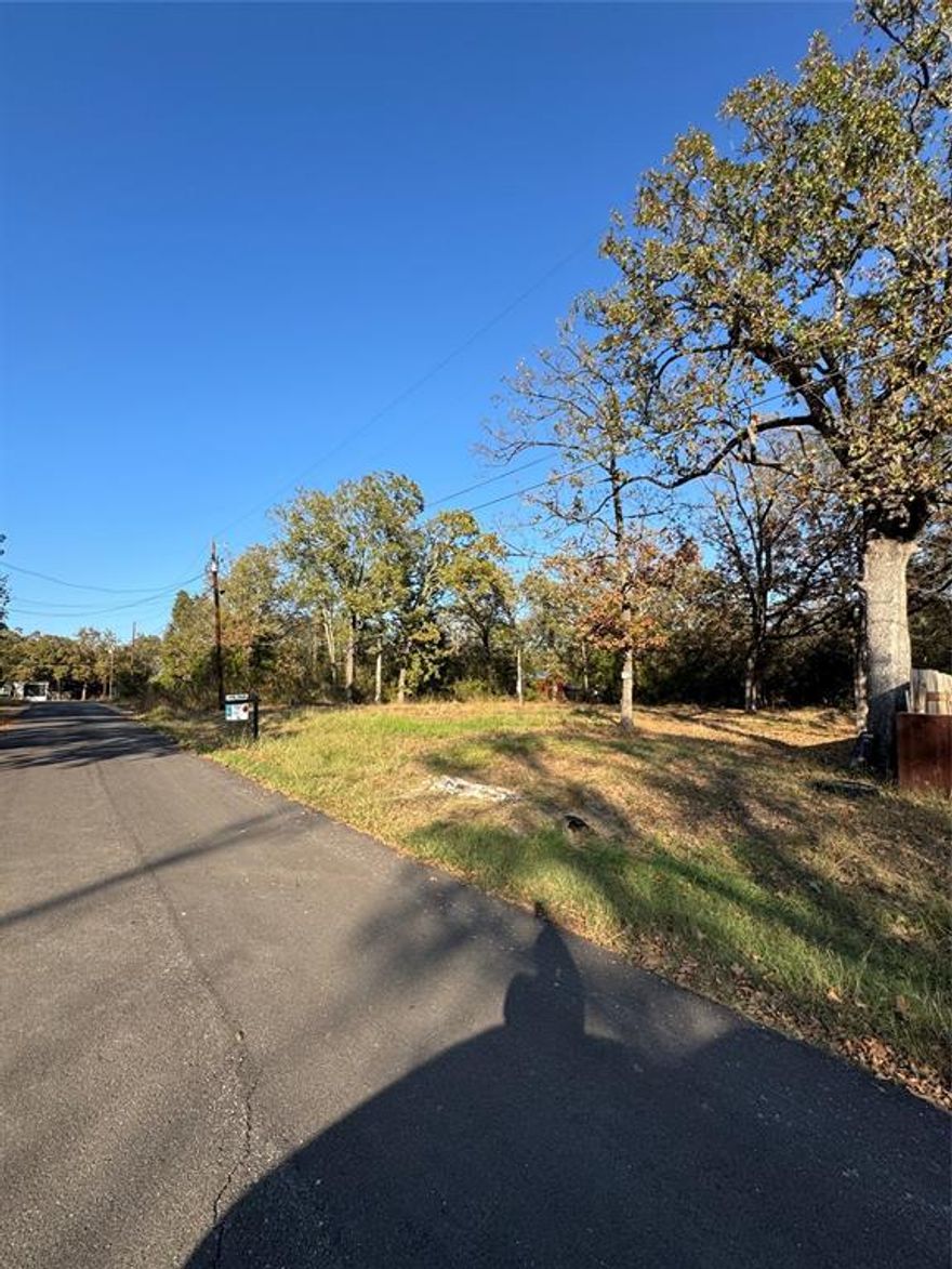 Two Build-Ready Lots in Cherokee Shores – Utilities in Place!
Take advantage of this rare opportunity to own two side-by-side lots in the desirable Cherokee Shores subdivision in Mabank, TX. Whether you're ready to build your custom home or place a mobile or manufactured home, these lots offer flexibility and value. Electric is already installed on one of the lots, saving you time and money. Located just minutes from Cedar Creek Lake, with access to boat ramps, parks, and a laid-back lake community lifestyle. With water and sewer available at the street, you're one step closer to your dream property. Perfect for investors, weekenders, or full-time living—don’t miss out!