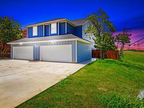 Photo of 6223 Post Oak Terrace, Fort Worth, TX 76112 (MLS # 21314495)