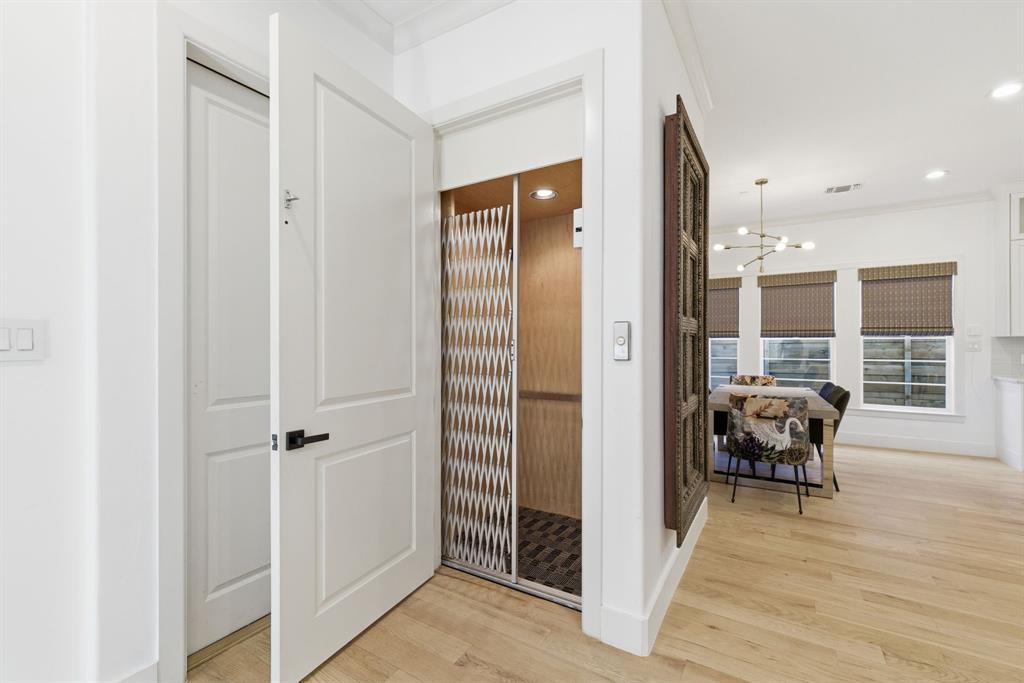 University Hlnds Add - Residential