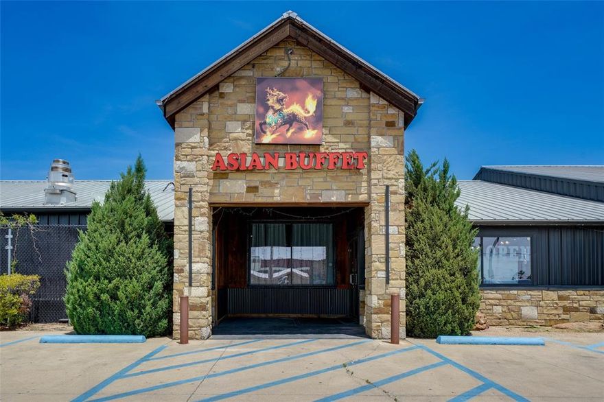 Capitalize on a rare investment opportunity at 215 NE 27th Ave, Mineral Wells, TX, home to the thriving Kirin Asian Buffet! Strategically located in the heart of Mineral Wells—a rapidly growing community west of Fort Worth—this commercial property is perfectly positioned to benefit from the region’s economic boom. With Weatherford and Mineral Wells emerging as the next hot spots for business and development, this high-traffic location offers unmatched potential for investors or restaurateurs. Whether you’re seeking to purchase the real estate as a passive investment with the current owner continuing to operate the successful buffet or acquire both the property and business to launch a new culinary concept, this is your chance to invest in a future economic powerhouse.
This commercial space is designed for seamless restaurant operations, featuring a fully equipped commercial kitchen with top-of-the-line appliances for high-volume food preparation, a spacious dining area ideal for buffet-style service or large gatherings, and a convenient drive-through lane to attract on-the-go customers. The versatile layout supports a variety of dining concepts, from Asian cuisine to fast-casual or family-style restaurants, making it a prime choice for diverse business models. Ample parking ensures guest accessibility, enhancing the property’s appeal in this bustling area. Mineral Wells is a welcoming community with a median home price of $205K, reflecting an affordable and attractive market for businesses. With the region west of Fort Worth experiencing continuous economic growth, Mineral Wells and nearby Weatherford are becoming the next economic hotspots, drawing investors and entrepreneurs. This property at 215 NE 27th Ave is a unique opportunity to invest in the heart of this dynamic dining scene, with the flexibility to align with your investment goals.