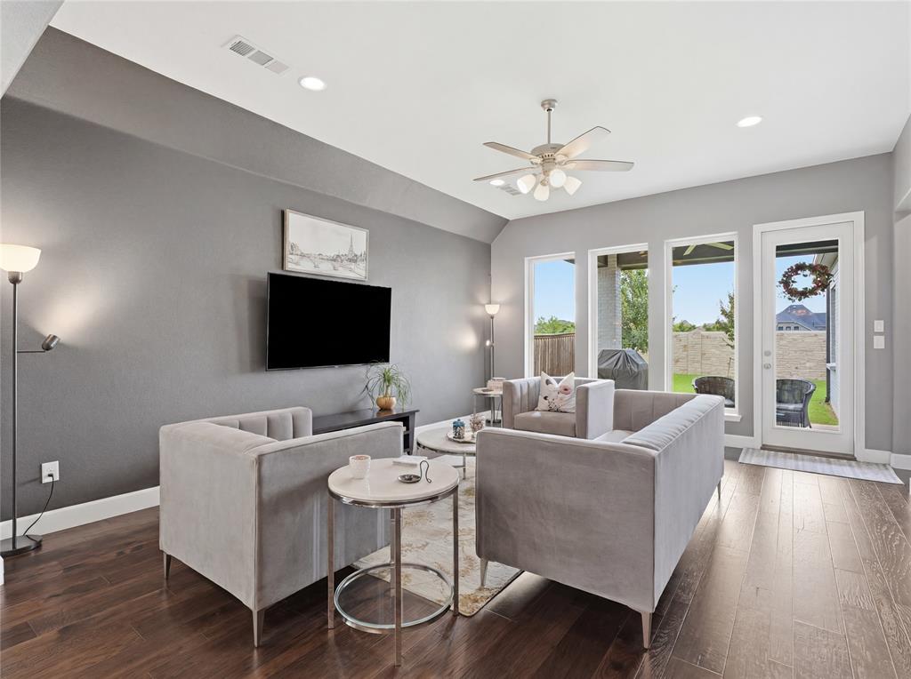 8216 San Bernard