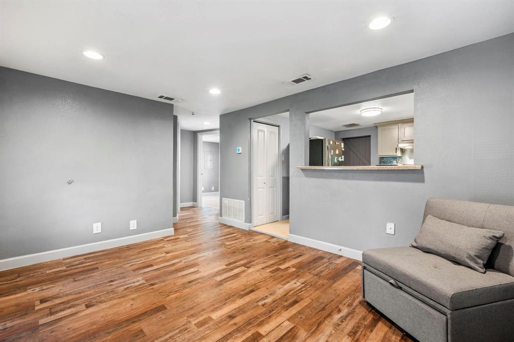 313 Byron Street