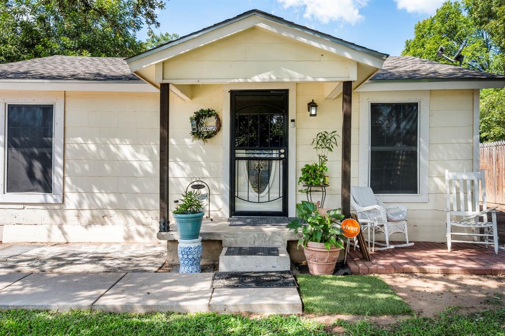 313 Byron Street