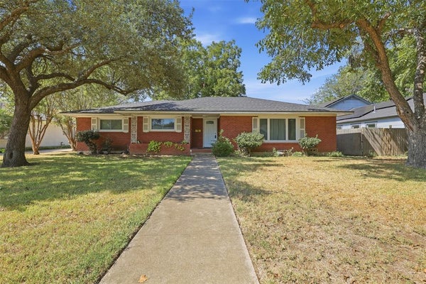 618 BELLEVUE DR, CLEBURNE, TX 76033 - Image 9ff309a2319e0bdd3b36a5a92f4ac430/2170334118