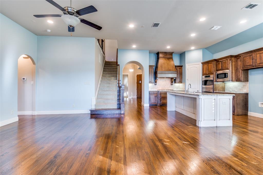 Photo 8 of 31 of 686 Flagstone Drive house