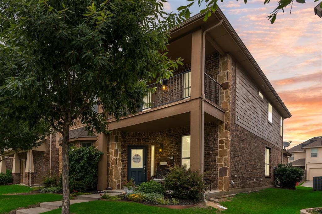 1228 Land Oak Road