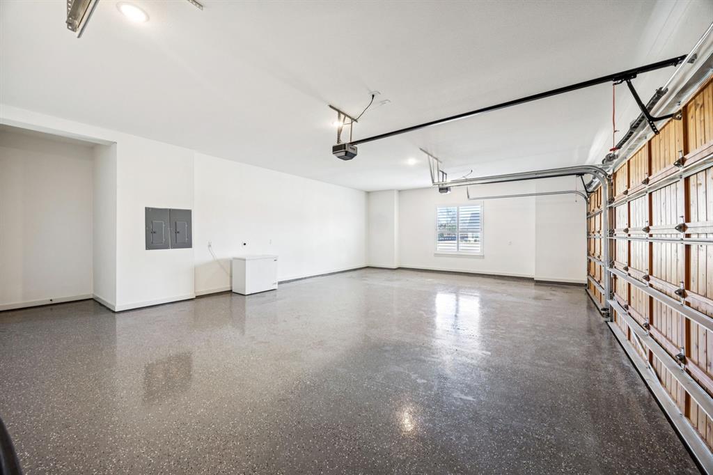 Hidden Creeks Pointe - Residential