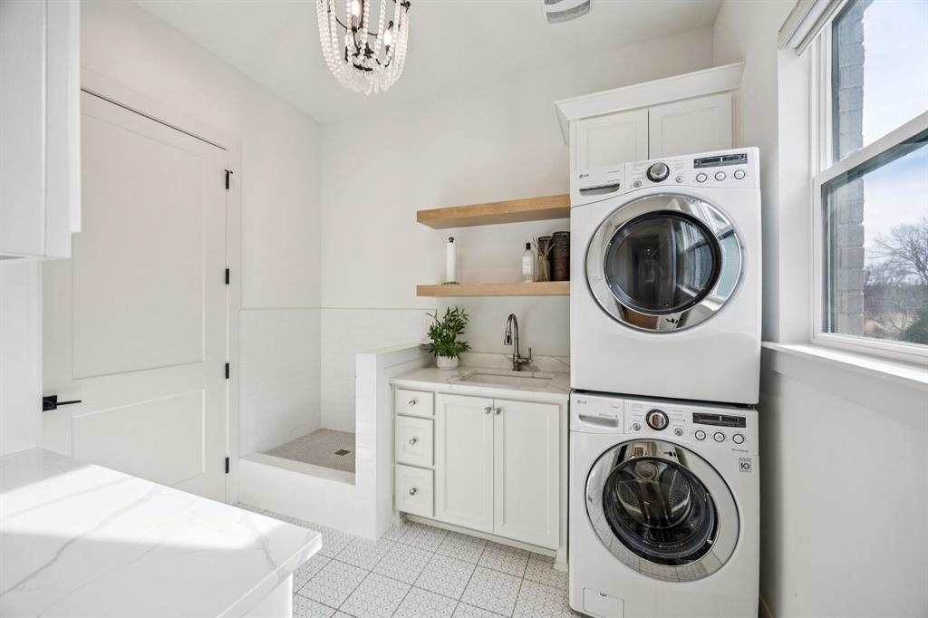 Hidden Creeks Pointe - Residential