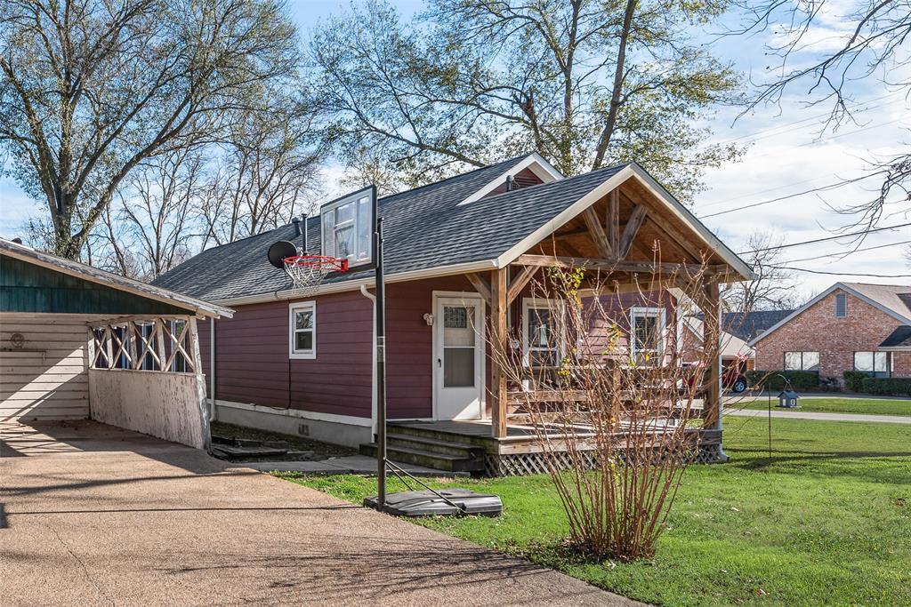 A M Moore - Residential