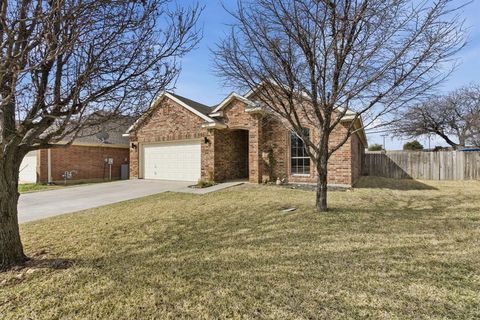 Photo of 813 Chase Circle, Hurst, TX 76053 (MLS # 21193141)