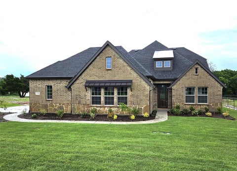 Photo of 376 Willie's Court, Whitesboro, TX 76273 (MLS # 21249020)