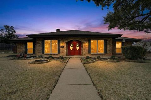 Photo of 1405 Sun Valley Drive, Garland, TX 75043 (MLS # 21173883)