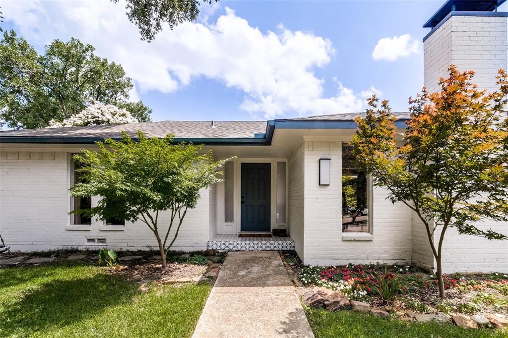 313 W Lookout Drive