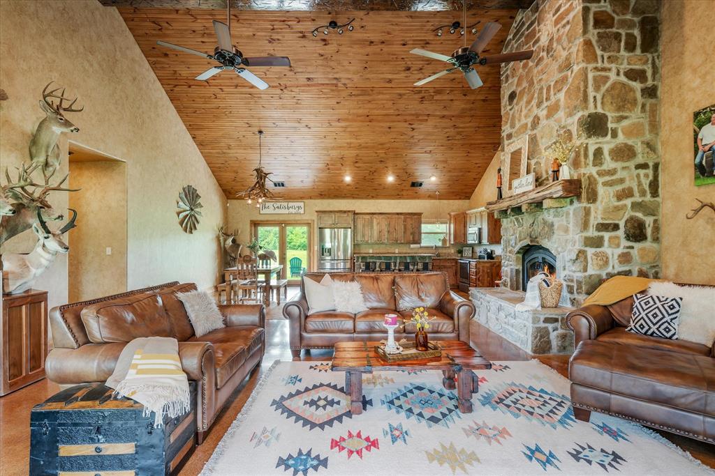 1305 VZ County Road 3821