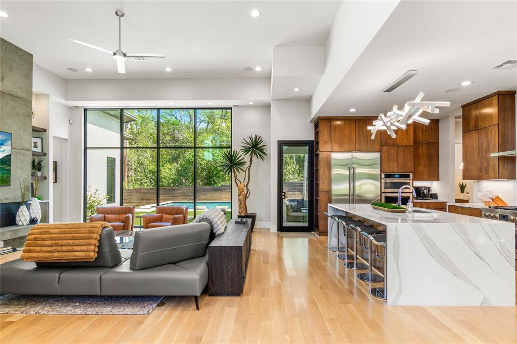 CAMERON PARK - Residential