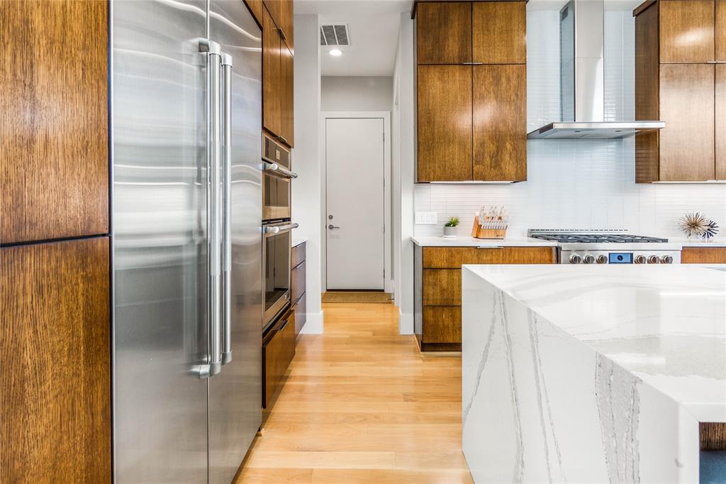 CAMERON PARK - Residential