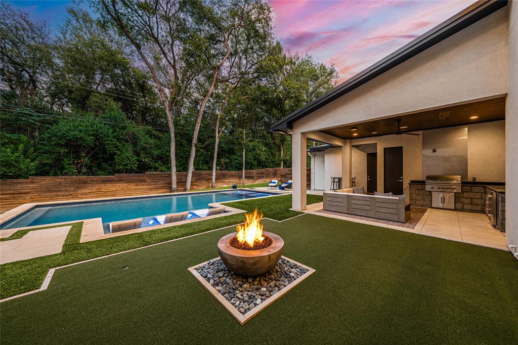 CAMERON PARK - Residential