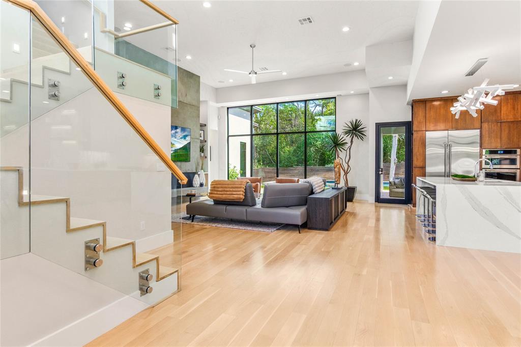 CAMERON PARK - Residential