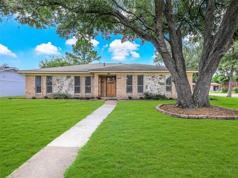 Photo of 1600 Baltimore Drive, Richardson, TX 75081 (MLS # 21304439)