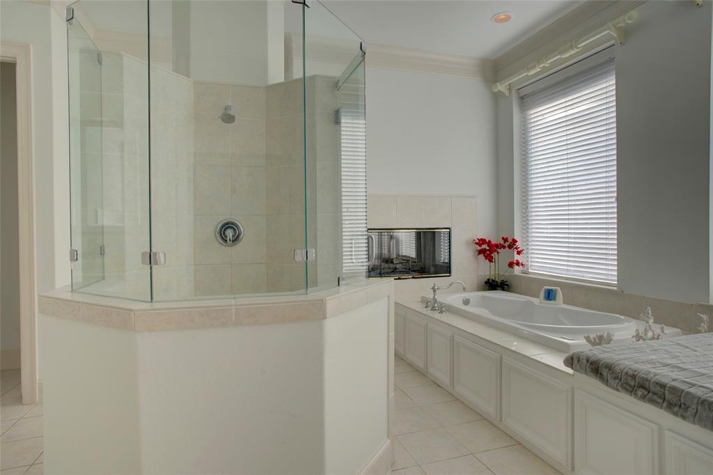 The Lakes on Legacy - Residential