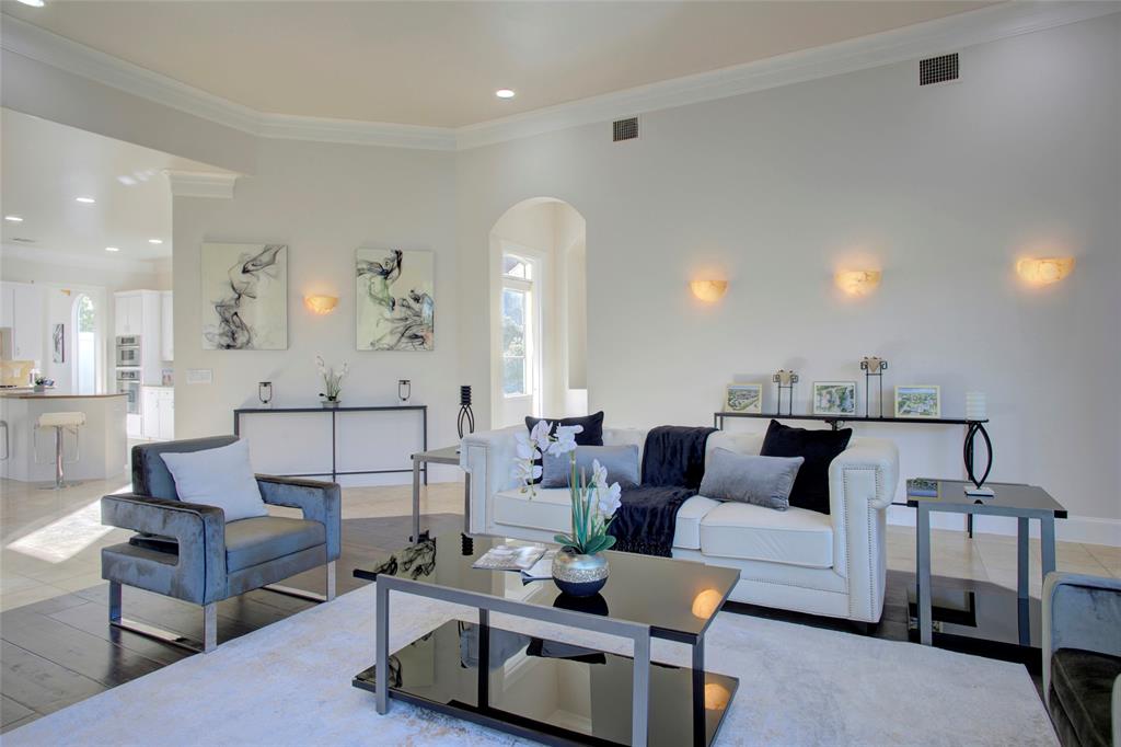 5404 Northshore Drive