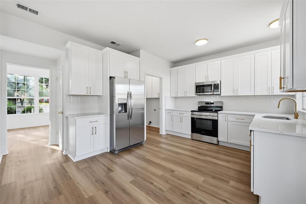 7609 Crescent Lake Court