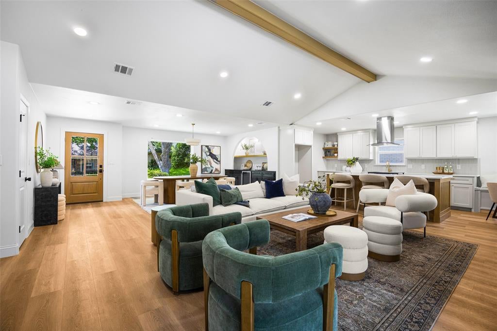 304 Ridgewood Drive