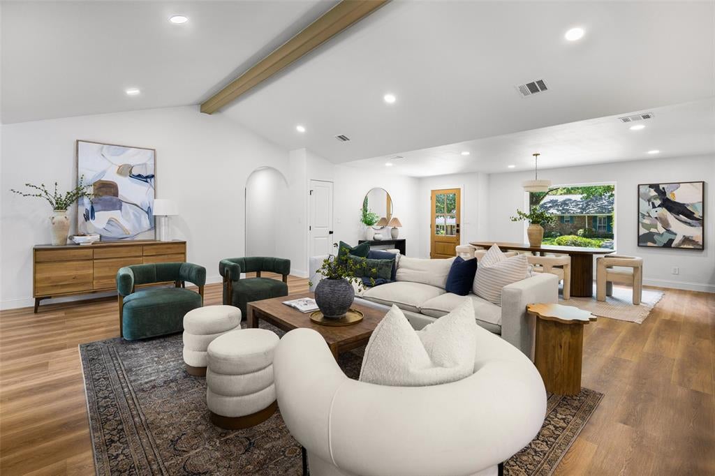 304 Ridgewood Drive