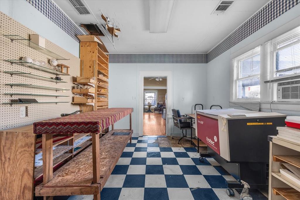 Mccarty - Commercial Sale